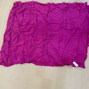 ✨ Calvin Klein Magenta Lightweight Scarf ✨